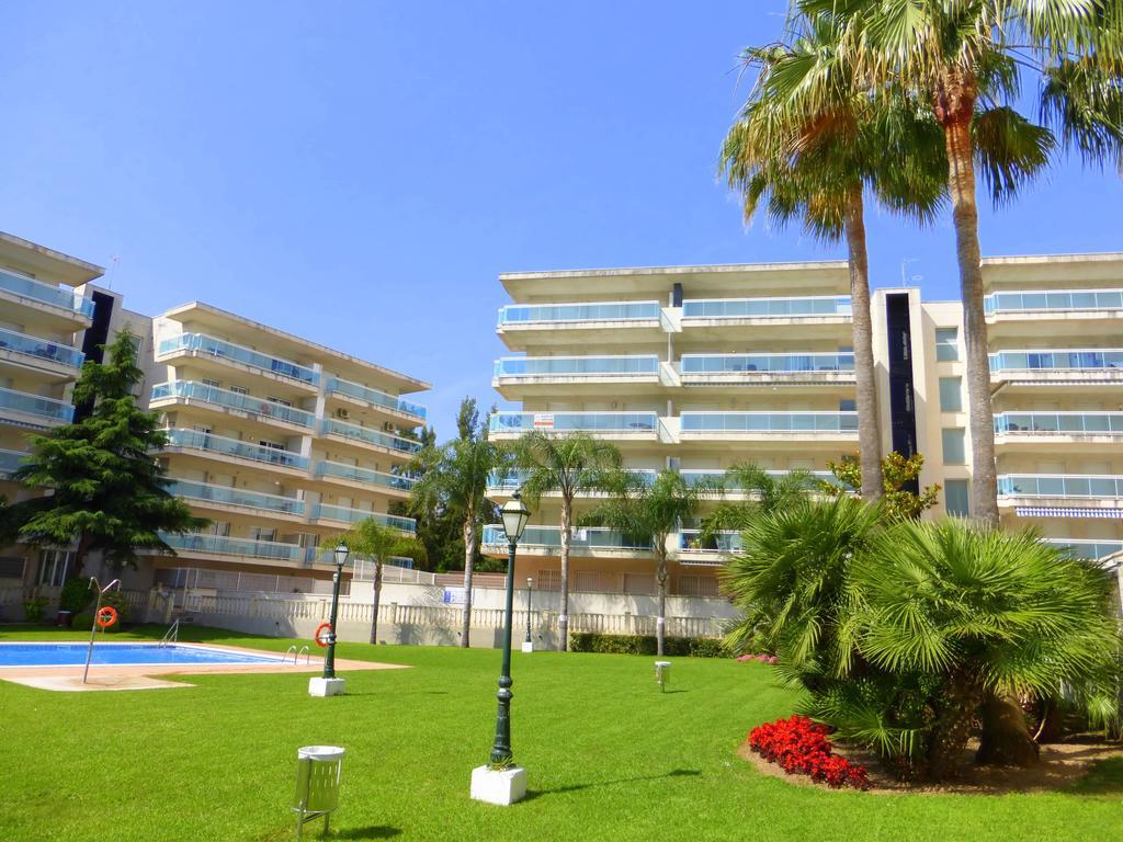 Rentalmar Ventura Village Salou Exterior foto
